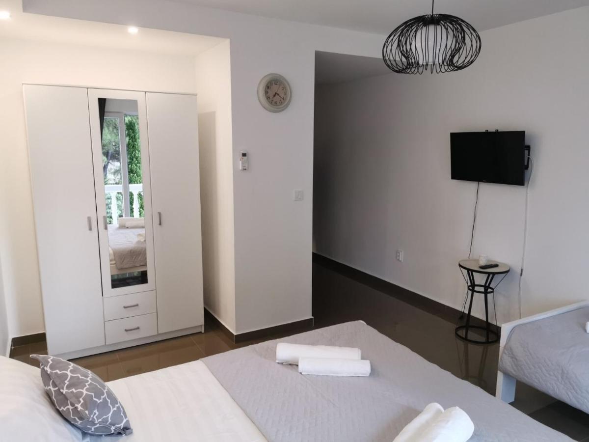 Ana Apartmani Светі-Стефан Екстер'єр фото