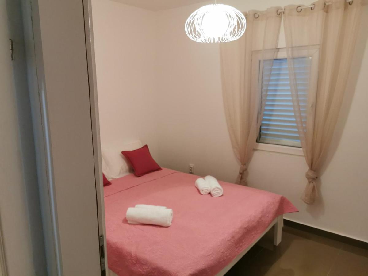 Ana Apartmani Светі-Стефан Екстер'єр фото
