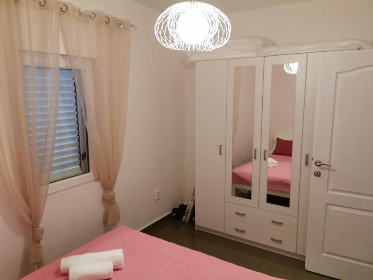Ana Apartmani Светі-Стефан Екстер'єр фото